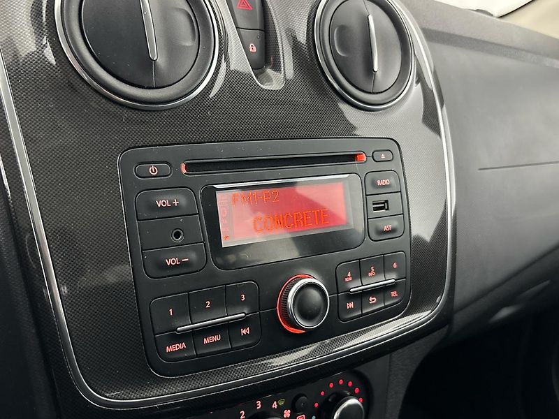 Dacia Logan Sedan - fotka 12 z 27