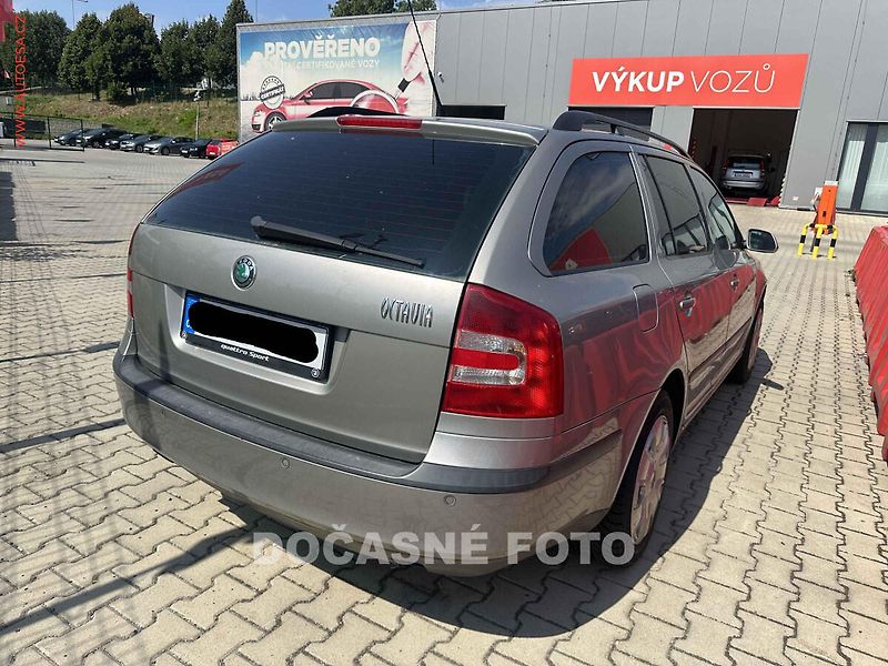 Škoda Octavia (2007) 2.0 FSi, autoAC - fotka 2 z 3