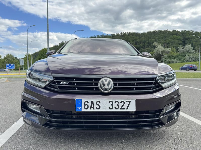 Volkswagen Passat 2.0TDi R-Line 110kWDSG - fotka 13 z 27