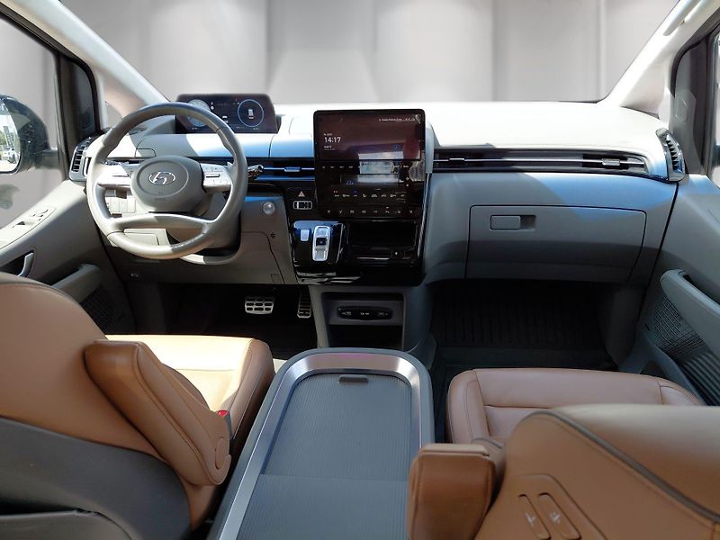 Hyundai Staria (2024) 2.2D 4x4 DCT LUXURY BRASS PANO - fotka 22 z 29