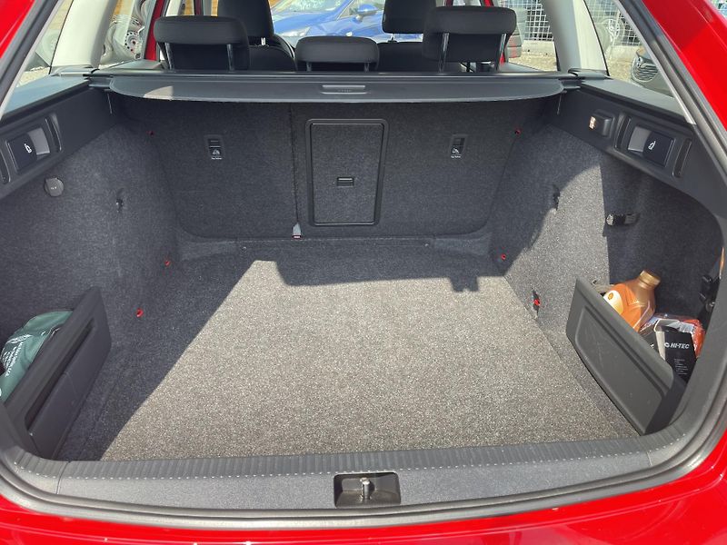 Škoda Octavia 2.0 TDi 135kW SCOUT DSG 4x4 ČR - fotka 28 z 55