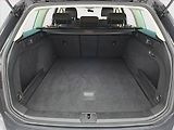 Volkswagen Passat (2018) 2.0 TDI, Automat, Navi - náhled 21