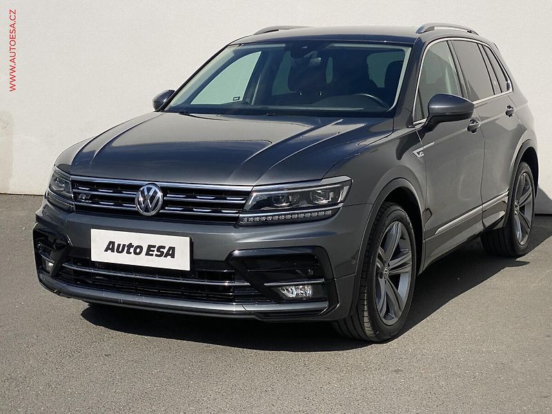 Volkswagen Tiguan (2018) 2.0 TDi 4x4, ČR, R-Line, LED - fotka 3 z 20