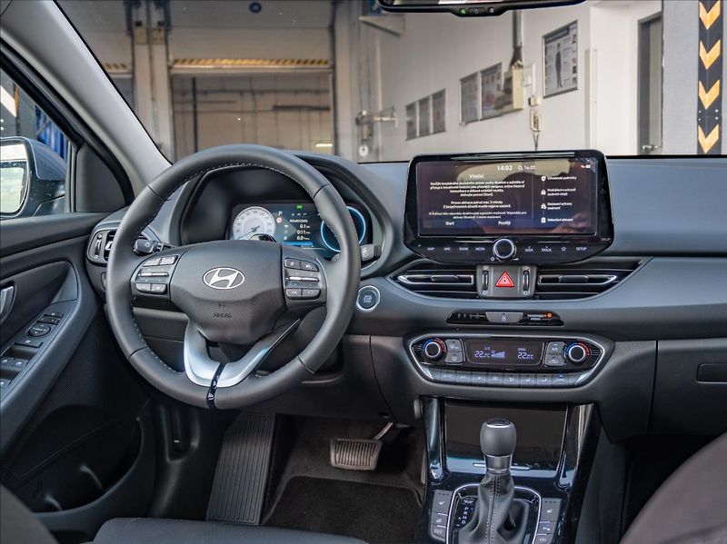 Hyundai i30 WG 1,6TGDI DCT STYLE - fotka 10 z 15
