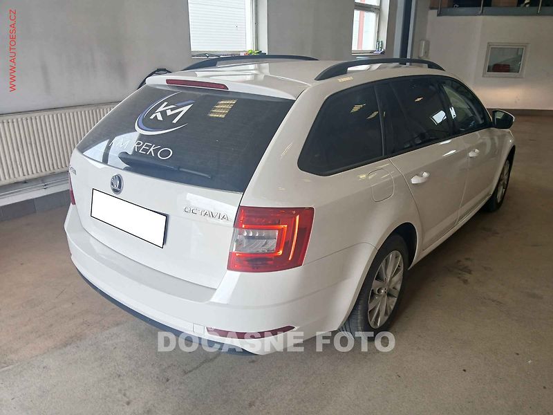 Škoda Octavia (2018) 1.6TDi, ČR, AC, temp - fotka 2 z 3