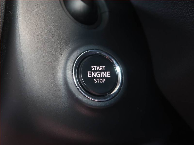 Škoda Fabia (2022) 1.0 TSI, Navi, Tempomat - fotka 17 z 18