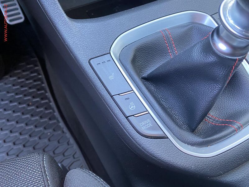 Hyundai i30 (2022) 1.5 T-GDi, N-Line - fotka 20 z 21