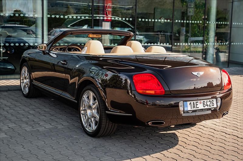 Bentley Continental GTC 6,0 W12 Mulliner 1.ČR DPH - fotka 11 z 32