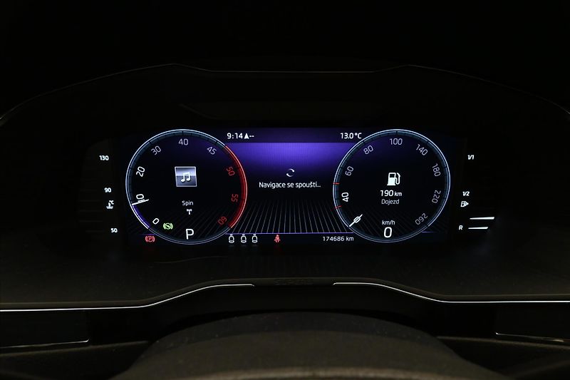 Škoda Superb 2,0 TDI 110kW DSG Style Záruka - fotka 13 z 24