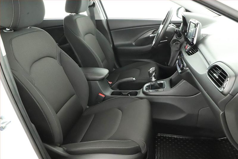 Hyundai i30 (2019) Komfort 1.4 T-GDI, Tempomat - fotka 12 z 14