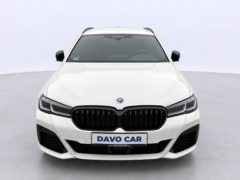BMW Řada 5 3,0 530d 210kW xD M-Paket DPH - fotka 2 z 33