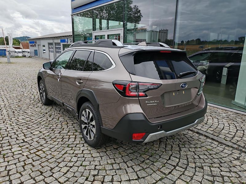 Subaru Outback (2025) 2,5 Touring 4x4 - fotka 3 z 8
