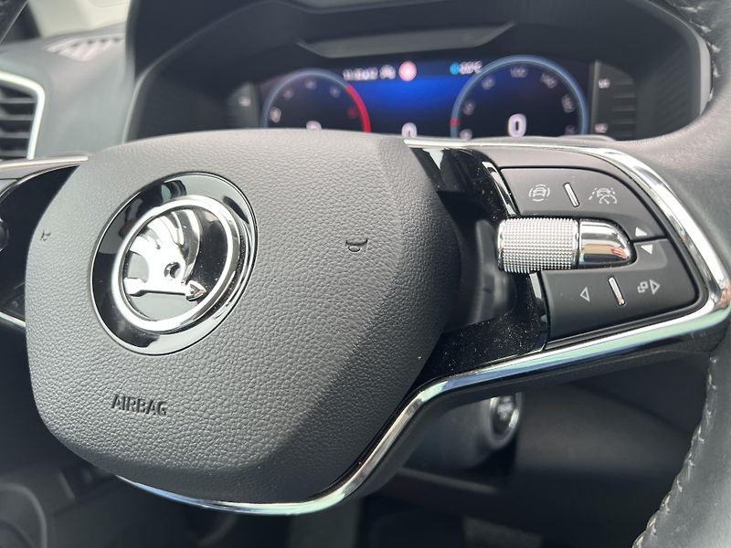 Škoda Karoq Style Plus 2.0TDi 85kw DSG ALU - fotka 19 z 49