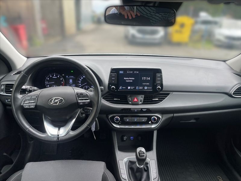 Hyundai i30 1,5 T MHEV Comf kombi 5d - fotka 9 z 11
