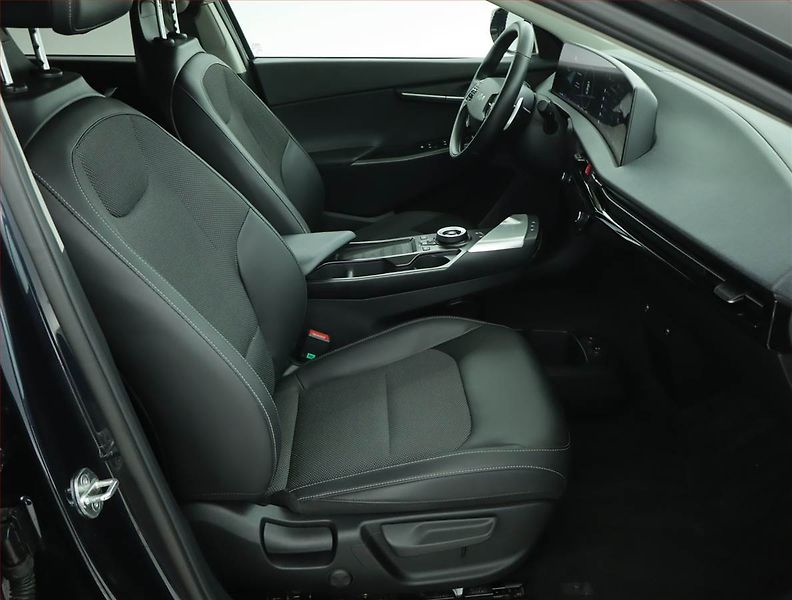 Kia EV6 (2023) RWD 77.4 kWh, SoH 100% - fotka 9 z 19