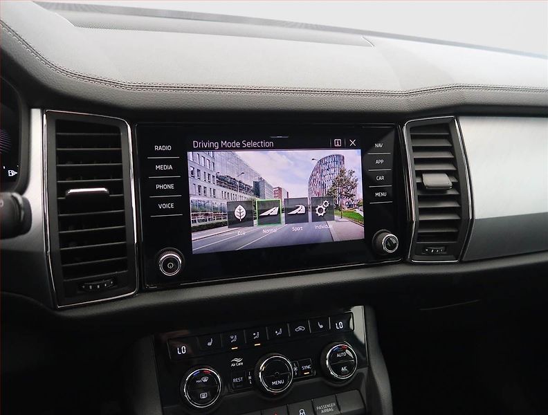 Škoda Kodiaq (2023) 2.0 TDI, digi klima - fotka 19 z 27