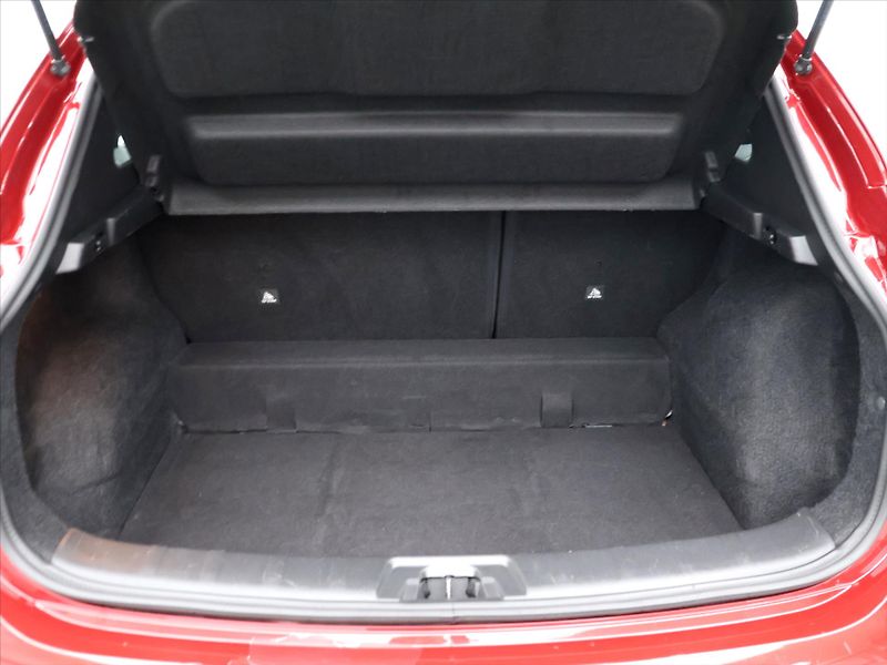 Nissan Qashqai 1,3 DIG-T 116kW DCT Shiro - fotka 10 z 37