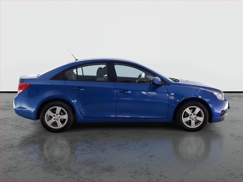 Chevrolet Cruze (2009) 1.6 i 16V, Park. senzory - fotka 6 z 15