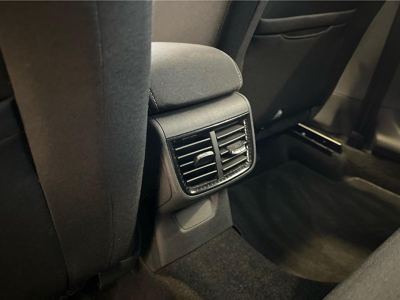 Škoda Fabia 1,0 TSi 70 kW SELECTION - fotka 22 z 25