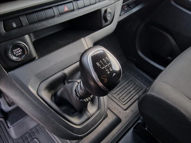 Toyota ProAce Verso 2.0 D-4d 110kW L2 Shuttle, ČR - fotka 36 z 50