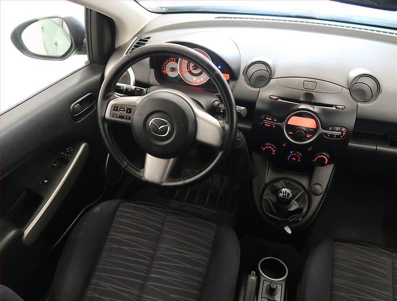 Mazda 2 (2008) 1.3 i, Klima, jezdí výborně - fotka 7 z 13
