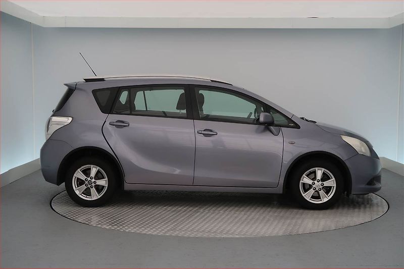 Toyota Verso (2010) 2.0 D-4D, 7 míst, nová STK - fotka 6 z 19