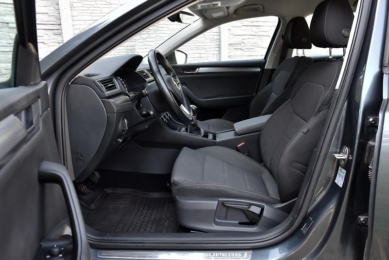 Škoda Superb 2.0 TDi CR,DKLIMA,VÝHŘEV,TEMP - fotka 8 z 50