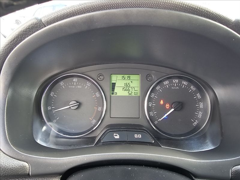 Škoda Fabia II 1,2TSi 77KW Ambiente - fotka 15 z 42