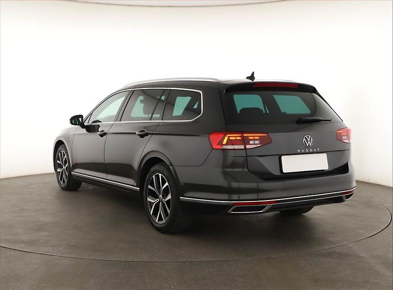 Volkswagen Passat (2021) 2.0 TDI, Automat, Kůže, Navi - fotka 4 z 20