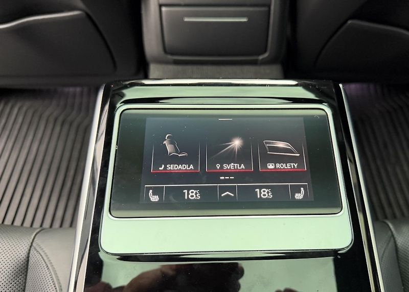 Audi A8 (2021) +60TFSi+LONG+S-LINE+po servise - fotka 24 z 25