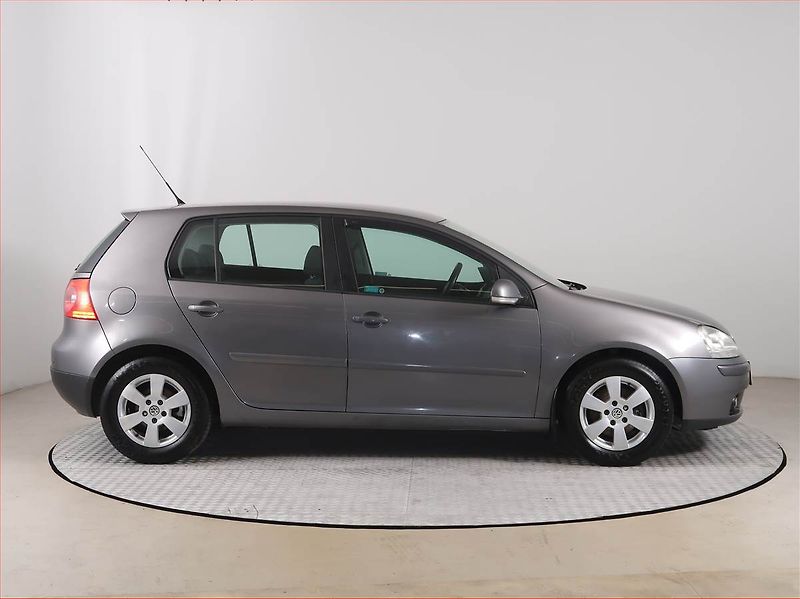Volkswagen Golf (2006) 1.4 16V, Serv.kniha - fotka 6 z 14
