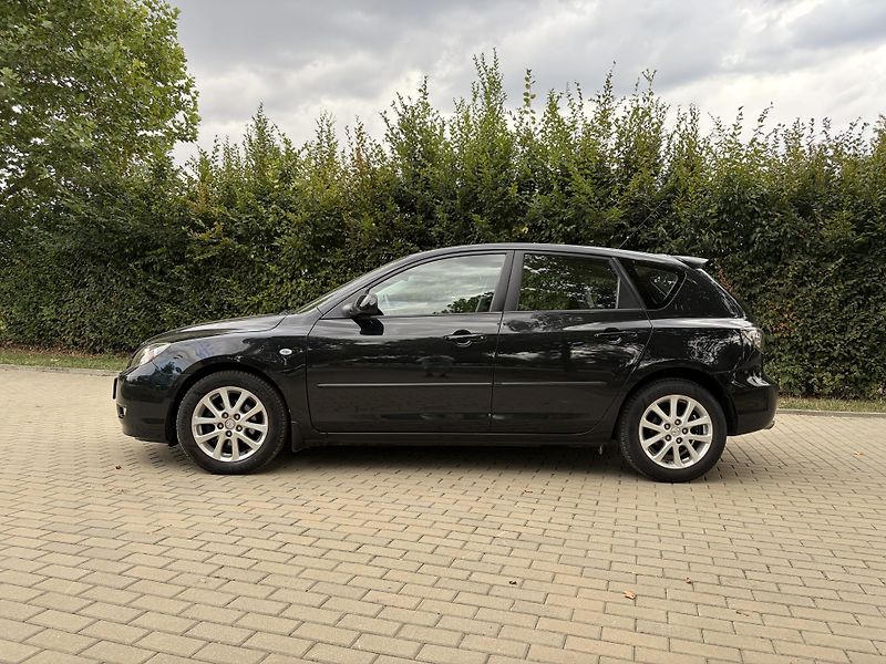 Mazda 3 1.6 Sport Active - fotka 5 z 26