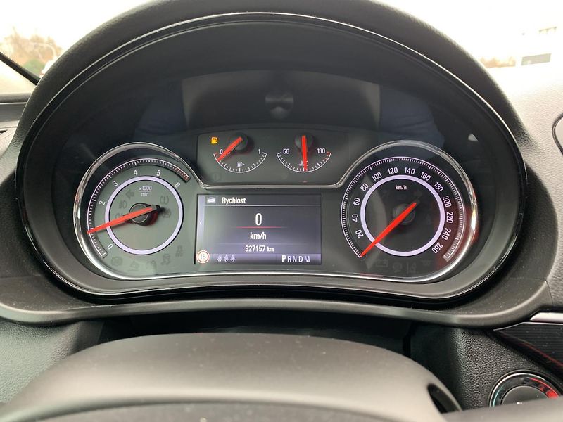 Opel Insignia (2014) Sports Tourer Cosmo 2.0CDTi  - fotka 20 z 45
