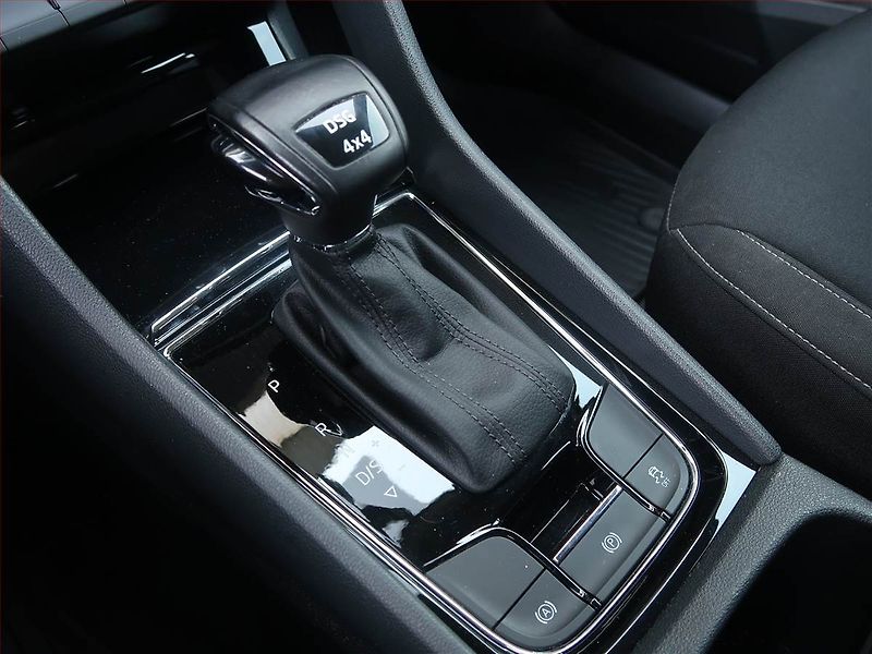 Škoda Karoq (2018) Style 2.0 TDI, 4X4, Automat - fotka 13 z 16