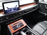 Lincoln Aviator 3,0 EvoBoost V6 AWD CZ - náhled 27