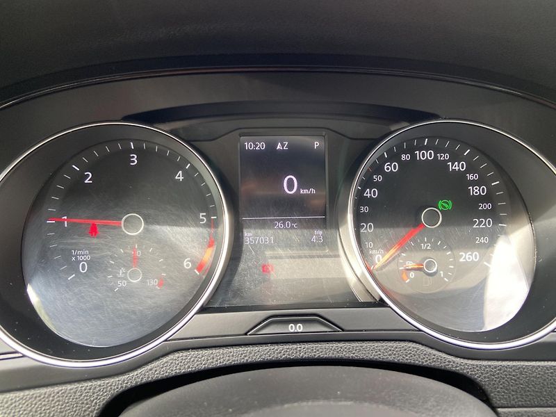 Volkswagen Passat (2017) 2.0Tdi 110kw DSG - fotka 27 z 38