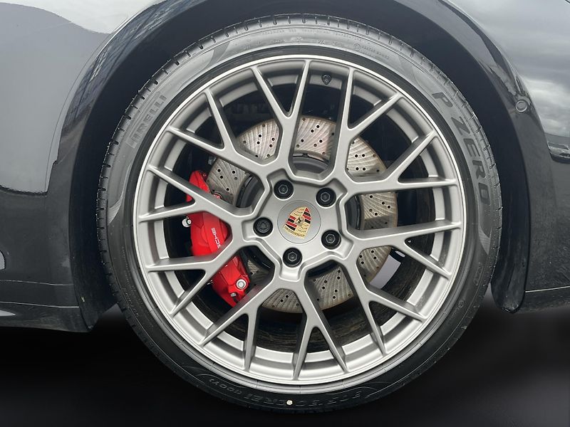 Porsche 911 (2025) 4S Cabriolet - fotka 14 z 28