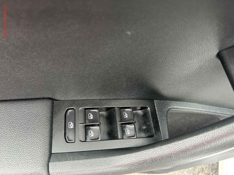 Škoda Octavia (2018) 1.8 TSi, 1.maj,ČR, Elegance - fotka 11 z 19