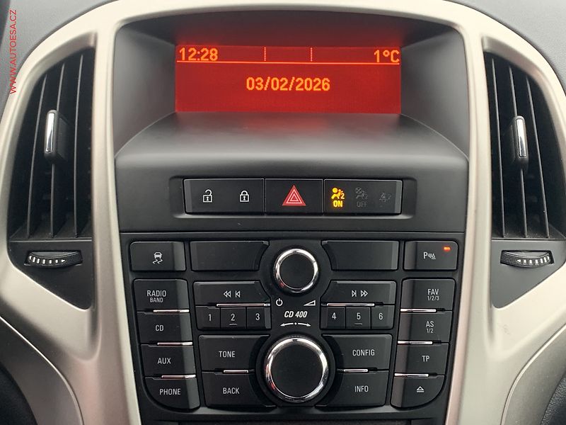 Opel Astra (2011) 1.6i SportTourer - fotka 17 z 21