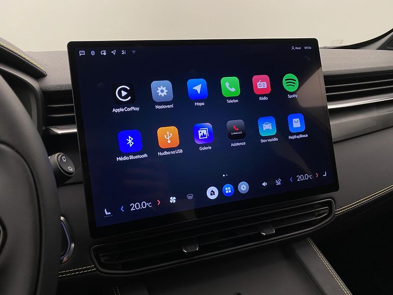 Lynk & Co 01 CORE PHEV AUT CZ 1.maj - fotka 32 z 72