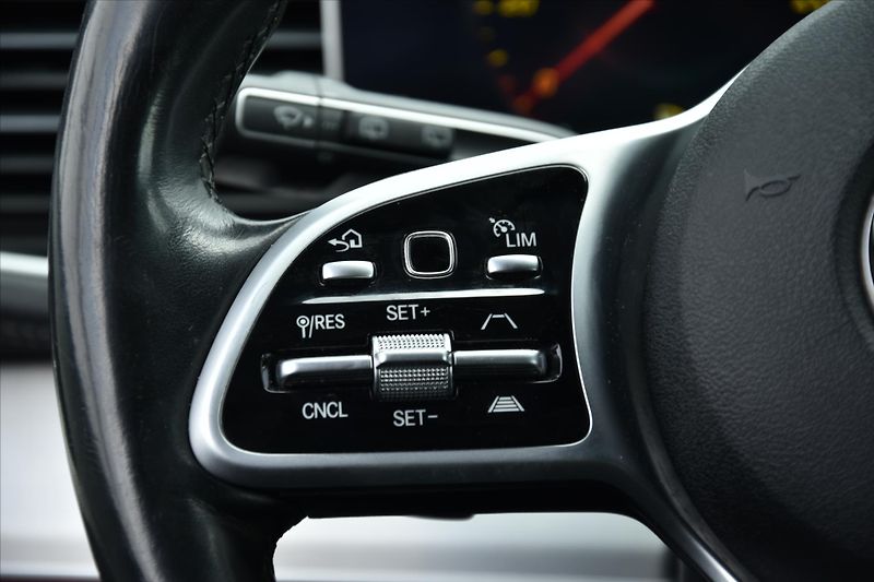 Mercedes-Benz GLE 400d 243kW 4MATIC AMG ČR - fotka 16 z 31