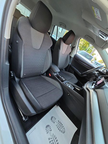 Škoda Octavia 2.0TDi 110kW DSG 1.Maj. ČR - fotka 33 z 39