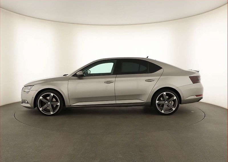 Škoda Superb (2015) 2.0 TDI, Automat, Navi - fotka 3 z 16