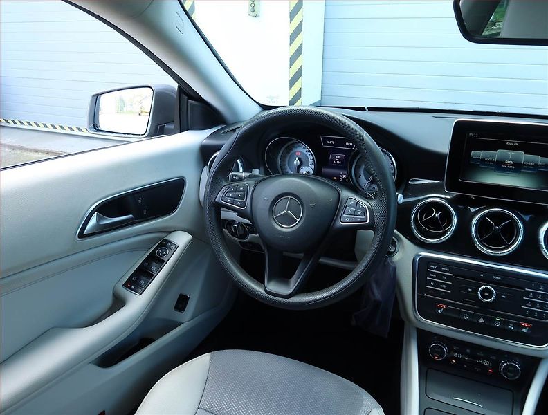 Mercedes-Benz CLA (2015) 180, Automat, Serv.kniha, Kůže - fotka 7 z 22