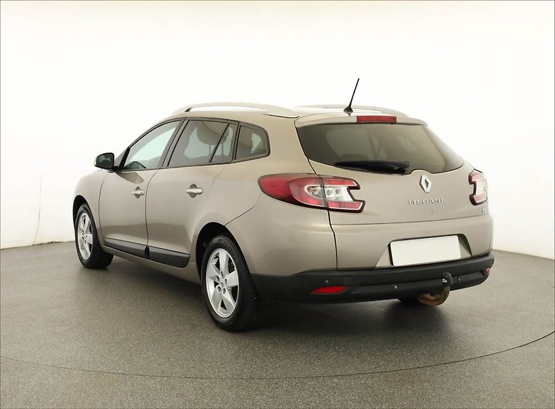 Renault Mégane (2010) 1.5 dCi, nová STK, Tažné - fotka 4 z 14