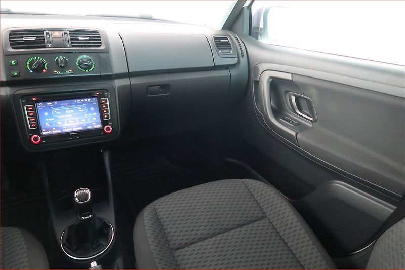 Škoda Fabia (2014) Ambition 1.2 TSI, Tempomat - fotka 8 z 17