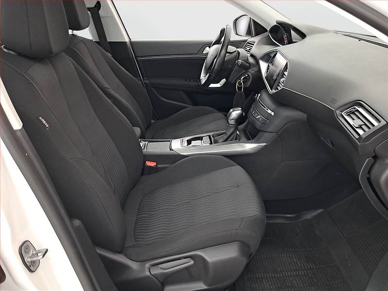 Peugeot 308 (2015) 2.0 HDI, Automat, Navi - fotka 9 z 21