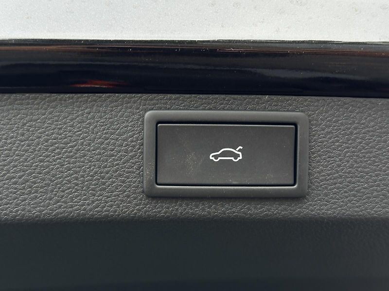 Škoda Karoq 1.5TSi DSG 150PS LED V.Cockpit - fotka 34 z 38