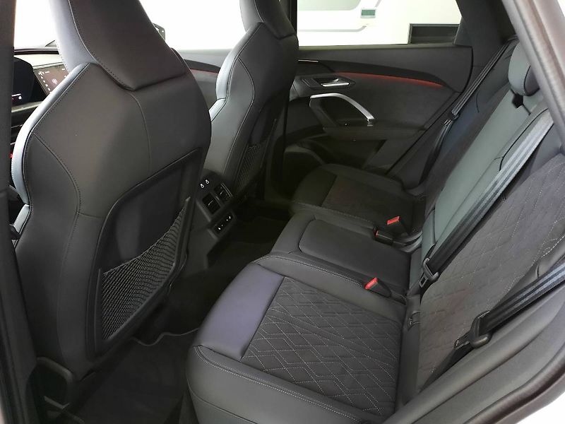 Audi Q5 (2025) 2.0 TDI quattro (150kW/204k) S - fotka 8 z 25