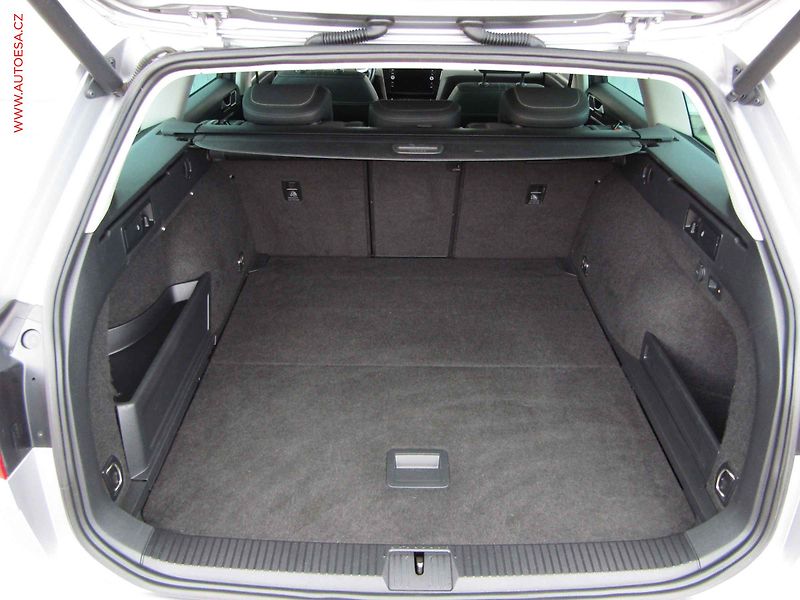 Volkswagen Passat (2020) 2.0 TDi 4x4, ČR, Alltrack - fotka 7 z 21